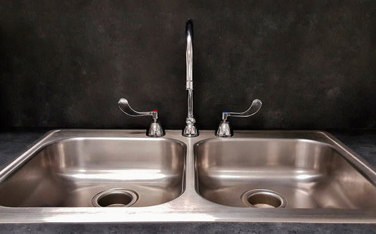 ¿Cómo desatascar un fregadero? ¡Con 4 sencillos pasos! - Thebath