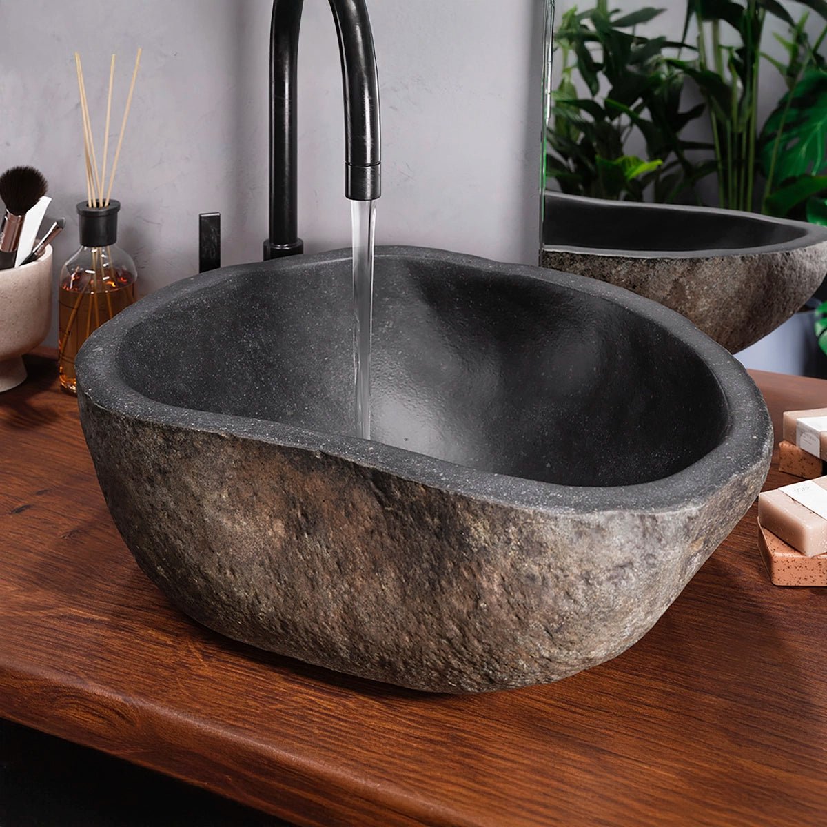 Lavabo de piedra de rio Akutan - Thebath