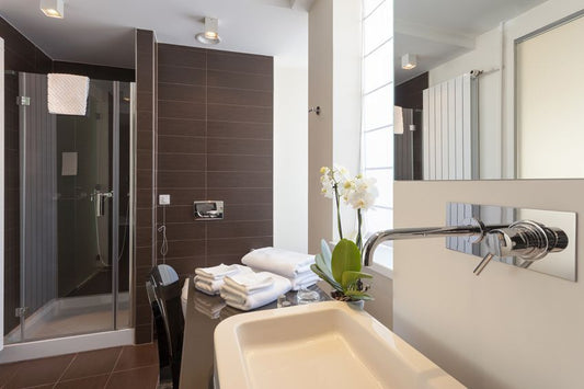 To do list del baño, los accesorios para el baño básicos de la decoración