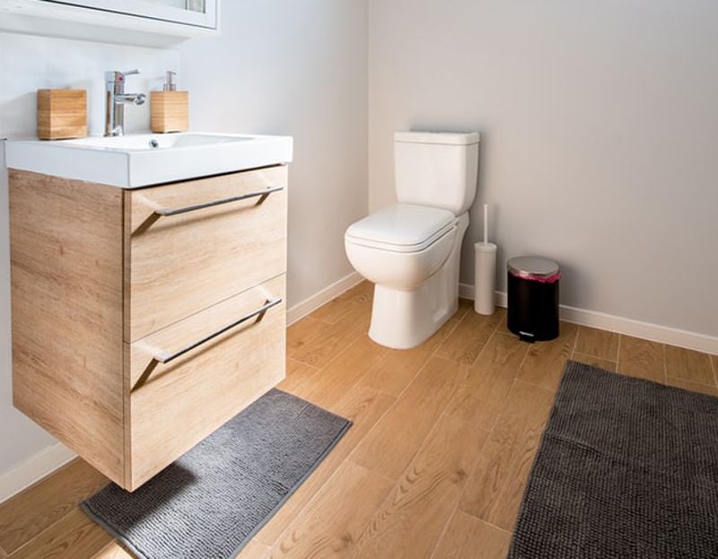 Madera para baño, tipos, mantenimiento y cuidados que necesita - Thebath