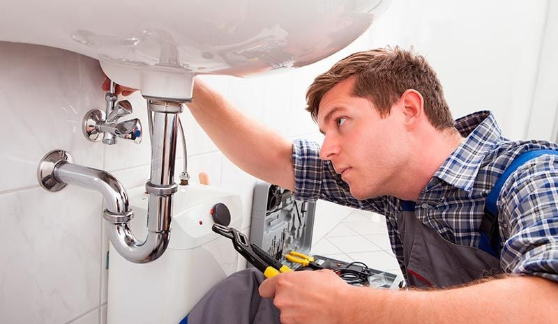 ¿Cómo cambiar el grifo del lavabo? Trucos y consejos