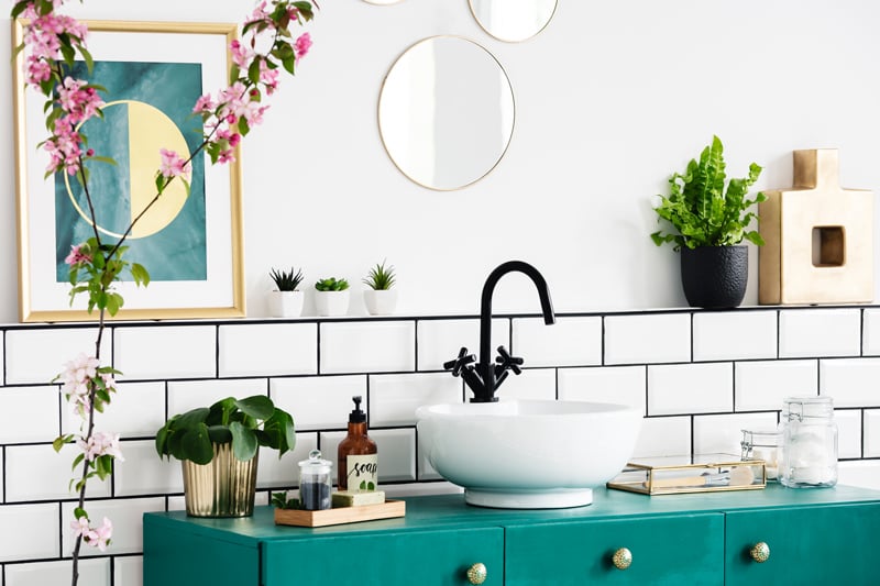 Decorar baños con cuadros: ideas que te encantarán - Thebath